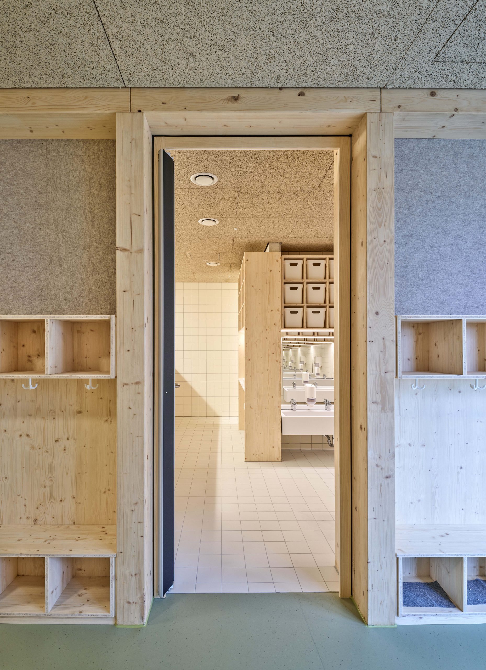 neubau-kita-im-bruhl-aldingen_garderobe-sanitarkern